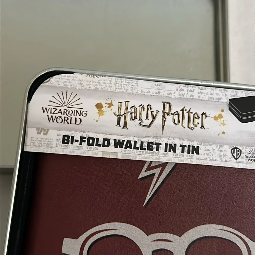 Harry Potter Wizarding World Bi-Fold Wallet - Limited Edition Tin Box